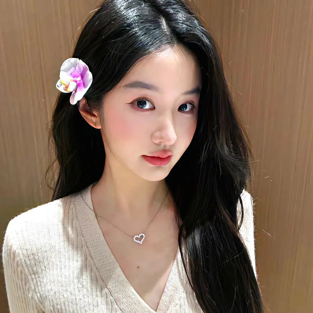 白色的女人封面